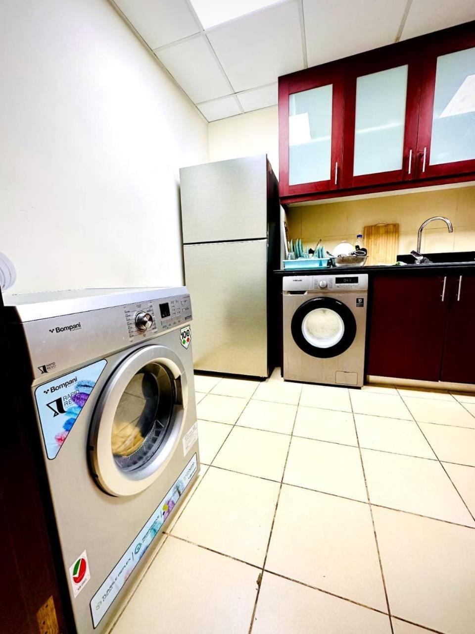 The Aero Hostel Dubai Luaran gambar