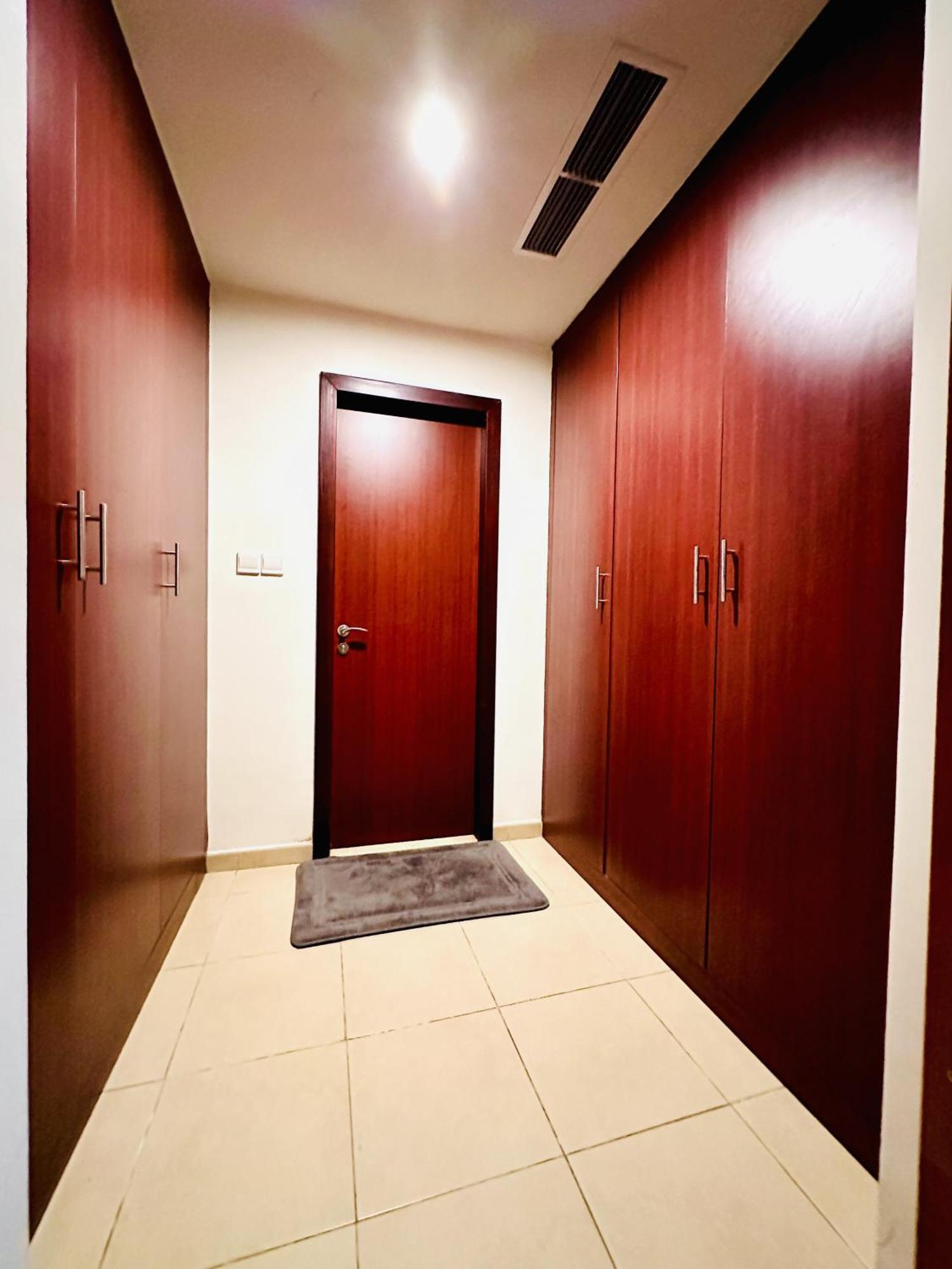 The Aero Hostel Dubai Luaran gambar