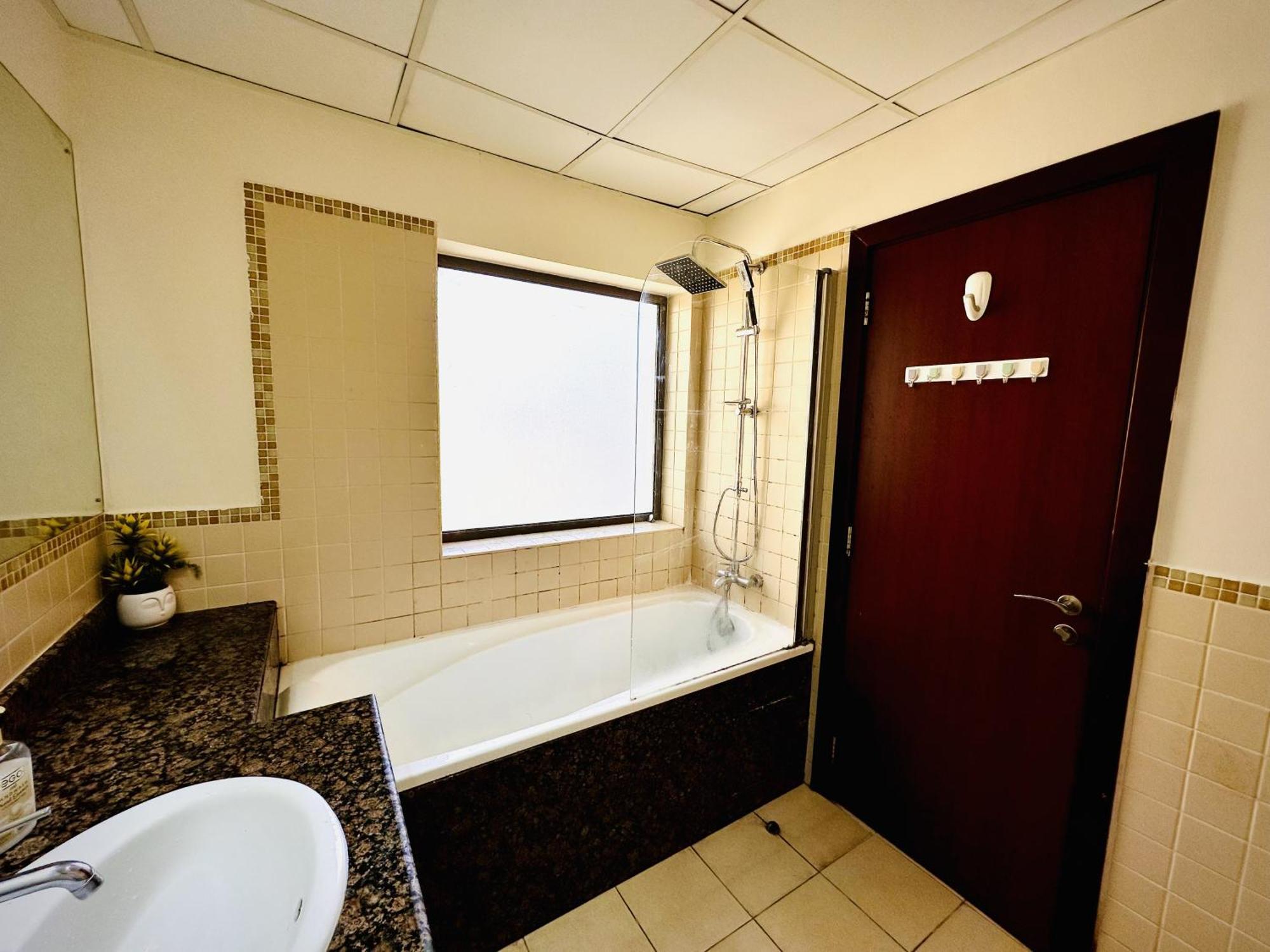 The Aero Hostel Dubai Luaran gambar